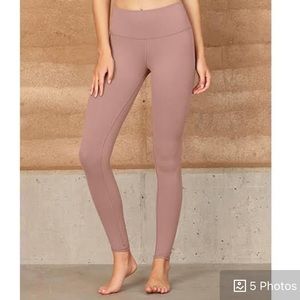 Alo High waist airbrush leggings in Smokey Quartz